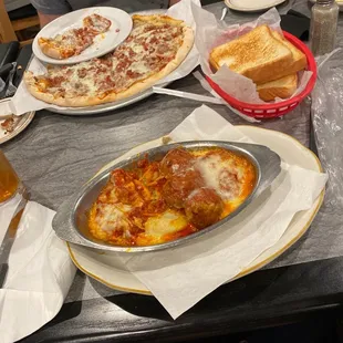 Meat ravioli added meatballs!! Yumm