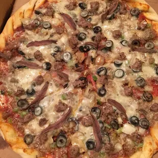 Gondola special with olives and anchovies added