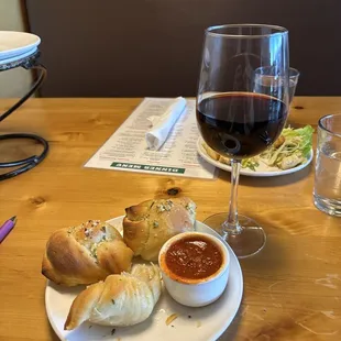 Happy hour while waiting for a pizza. Delish!