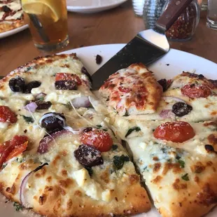As gluten allergy eater,tried all pizza and Italian restaurants. Officially chewy gluten free pizza the very best delicious! Recommend!