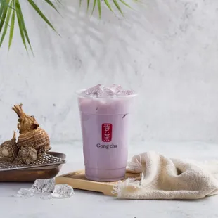 a cup of tea with ice