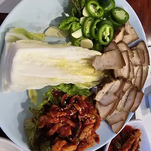 I ordered Jeyuk Bossam, and it&apos;s really tender and delicious! I higly recomned this restraurant! Please come and enjoy the Jeyuk Bossam!!!!