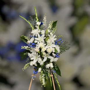 White &amp; Blue standing spray