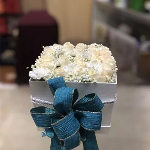 White rose square box