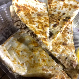 Uhmazing Asada quesadilla. The Asada is on point !