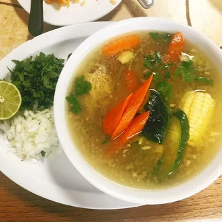 Caldo de Pollo