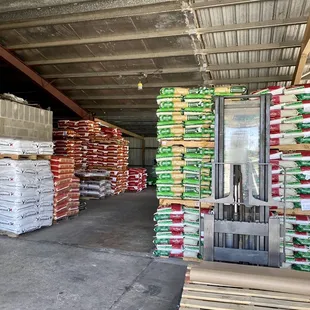Feed bay...