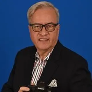 Mario R.
