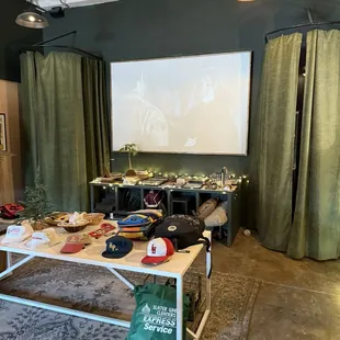 sushi and sashimi, interior