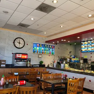 the inside of a fast food restaurant