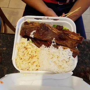 Bbq short ribs Hawaiian platter