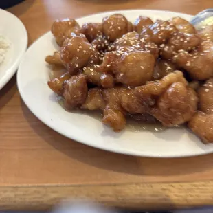 Standard plate sesame chicken with white rice