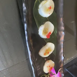 Jumbo Scallop Sashimi
