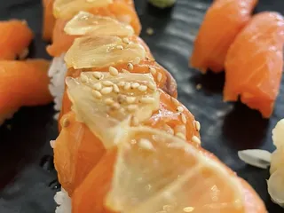 Full Moon Sushi
