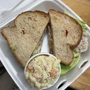 Tuna Salad on Wheath with Macaroni Salald