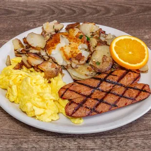 Hot Link &amp; Eggs.  Served with country potatoes