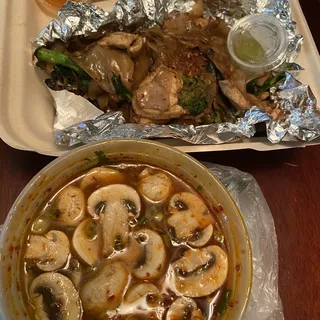 Lunch Pad See Ew
