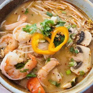 Creamy Shrimp Tom Yum Noodle