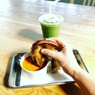 Grilled Cheese Doughwich