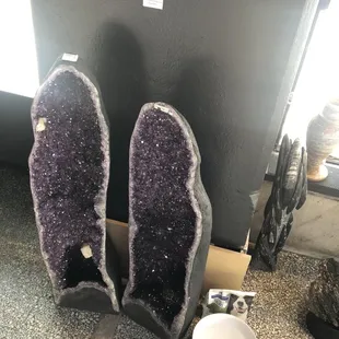 Good Earth Rocks Gallery:  Inside: Large Amethyst Geodes (bowl of water for the fur babies &amp; a bag of doggie treats) (8/24/2022)