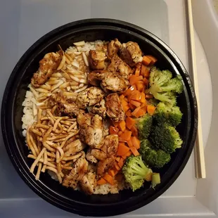 Asian bowl with grilled chicken