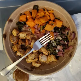 Soul food bowl with grilled chicken