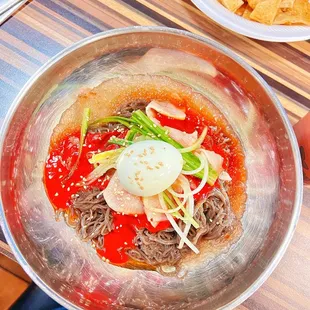 Cold noodle (Naengmyeon)