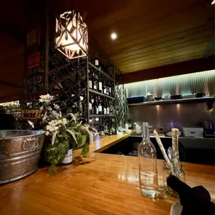 sushi and sashimi, interior