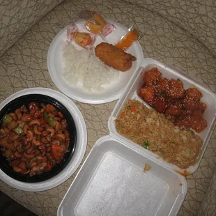 Food, as ordered, but no utensils or napkins (staying at a hotel!!)