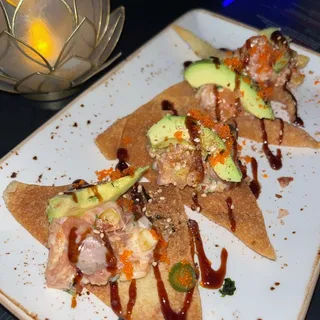 SALMON NACHOS