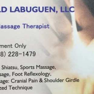 Arnold provides complimentary massages here on sale days. Go in for one!