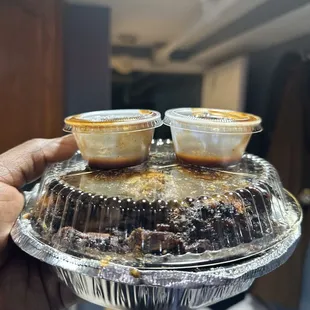 2 drops of sauce for a medium jerk chicken only ‍