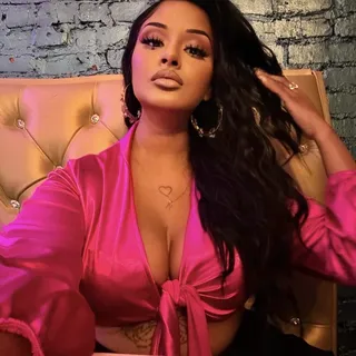 Nikki S.