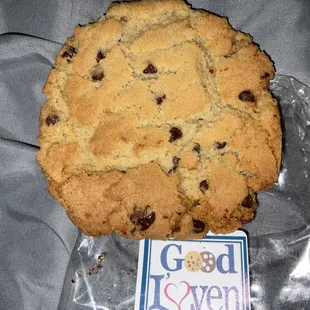 Chocolate chip cookie