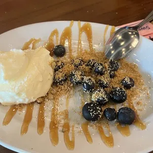 This is their amaretto cheesecake and it is very good.