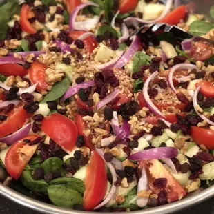 Spinach, green apple garden salad.