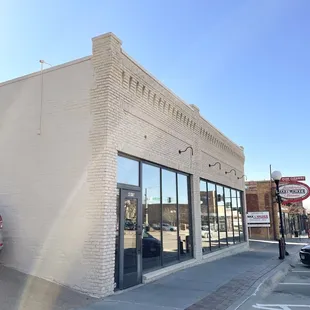 Outside/Exterior