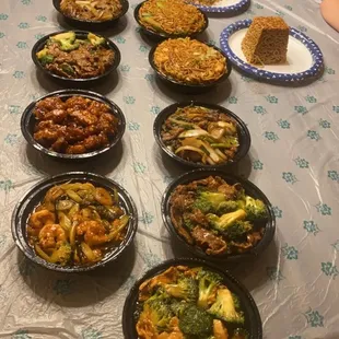 Teriyaki Chicken (4) Beef with Broccoli Beef with Garlic Sauce Shrimp with Garlic Sauce