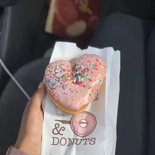 the donuts were so fresh and fluffy! it was the literal opposite of dry. so yummy i want 10 more