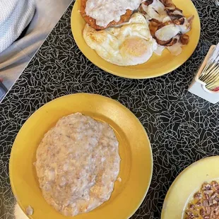 biscuits &amp; gravy, country fried steak