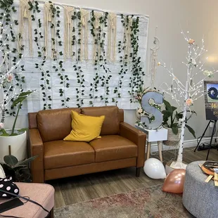 Very cozy, clean, and downright rustic feel which is what I've been looking for in a venue