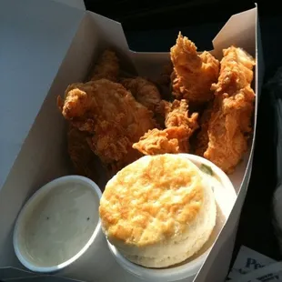 ows fried chicken and a biscuit