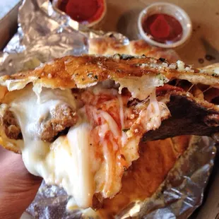 Pepp and sausage calzone yessssss