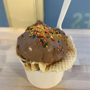 Waffle bowl with two scoops and crunch topping