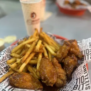 bbq chicken, chicken wings, fried chicken, chicken wings and fried chicken, bbq wings, food, poultry, chicken, fried chicken wings