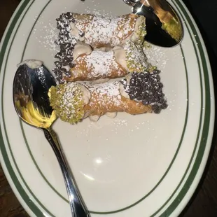 Cannoli dessert