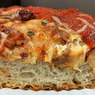 Good Pie 6/20/19: It’s All Good Detroit Style – Tomato Sauce, Mozzarella, Pecorino, Italian Sausage, Red Onion, Chili Flake, Mikes Hot Honey