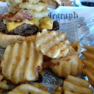 Rodeo Burger w/ waffle fries