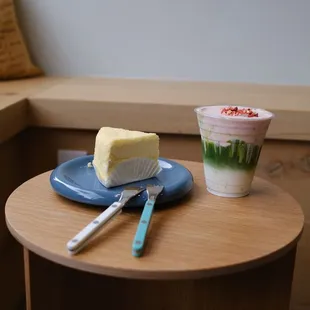 Hokkaido Cheesecake and Matcha Latte with Strawberry Cream (seasonal)