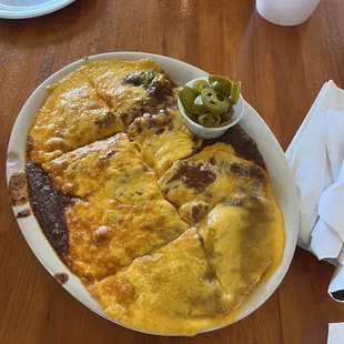 Chili cheese nachos
